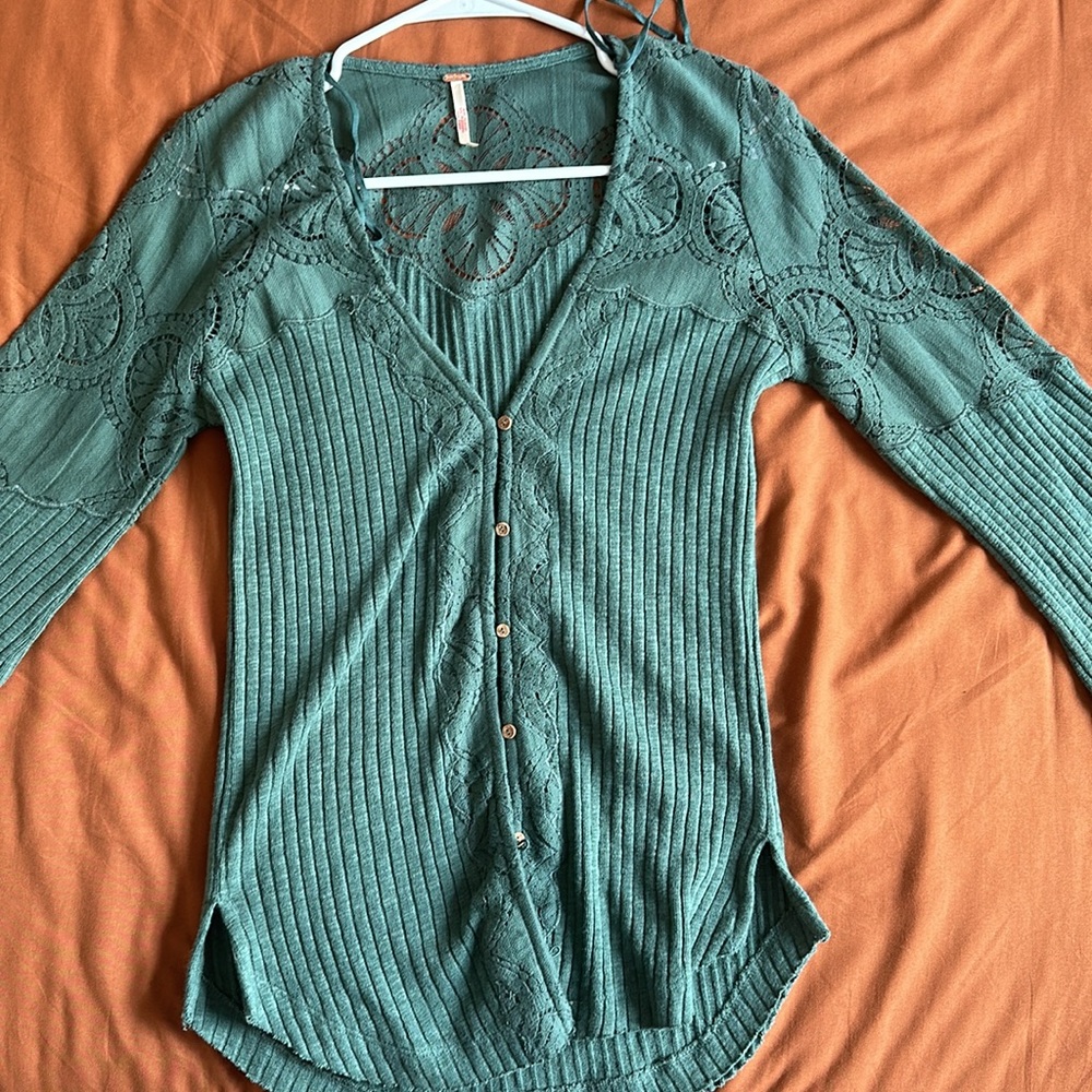 Free People - detailed Henley top